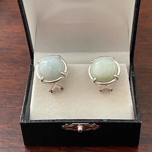 Vintage Jewelry - Natural jadeite jade solid sterling silver omega back earrings